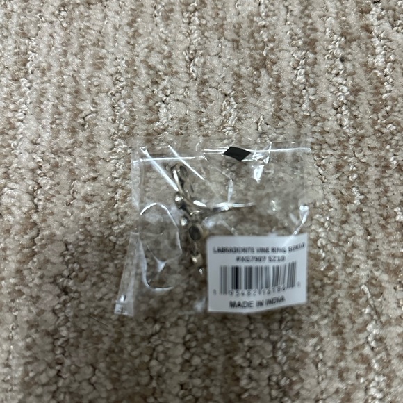 Labradorite Vine Ring - Picture 4 of 5